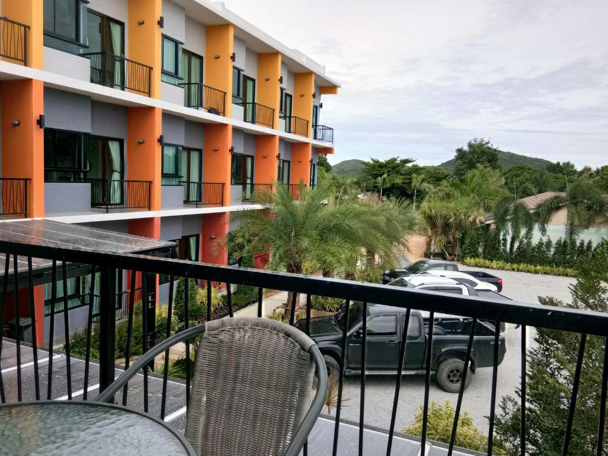 Sor Kor Sor Resort Сатахип Екстериор снимка