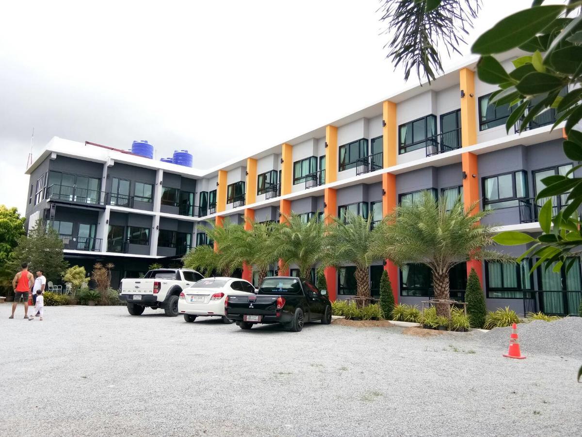 Sor Kor Sor Resort Сатахип Екстериор снимка